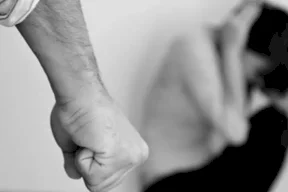 أردني يضرب زوجته حتى الموت.. ومفاجأة عن مكان دفن الجثة