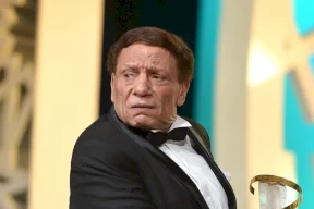 "منافق وناشر للفساد".. تسريب صوتي لفنانة مصرية تهاجم عادل إمام
