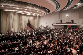 أنصار الصدر في برلمان العراق.. دعوات للتهدئة ومبادرة وساطة