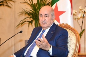 الرئيس الجزائري يعلن استعداد بلاده للانضمام إلى "بريكس"