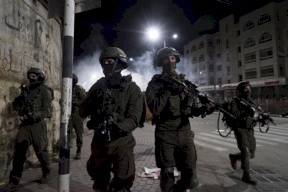 بالأسماء- الاحتلال يعتقل 24 مواطنا من الضفة وقطاع غزة