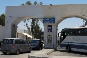 وزير المواصلات: الأردن بدأ بتسهيل السفر عبر معبر الكرامة