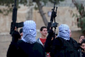 هآرتس: الاحتلال يبحث تعزيز الأجهزة الفلسطينية بالضفة لردع نشطاء حماس والجهاد 