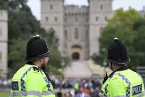 طعن شرطيَين وسط لندن وتوقيف شخص