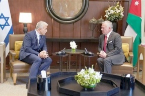 صحيفة: مباحثات لعقد لقاء بين لابيد والعاهل الأردني لتهدئة الأوضاع في الضفة والقدس