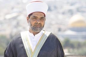 الاحتلال يعتقل مدير المسجد "الأقصى"