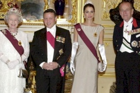 الملكة رانيا تكشف عن نصيحة قدمتها لها الملكة إليزابيث الراحلة