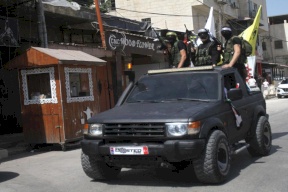 "عرين الأسود" تعلن عن استهداف حاجز إسرائيلي ومستوطنة قرب نابلس 