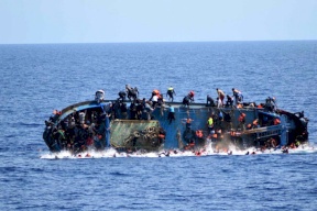 أكثر من 40 مهاجرا في عداد المفقودين بعد غرق مركب في المتوسط 