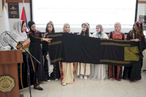 صور- جامعة القدس تحيي يوم التراث الفلسطيني بفعاليات تراثية ومعرضًا للكتاب