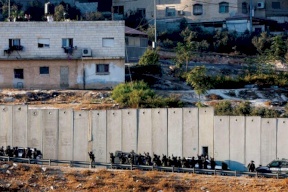 حماس تعلق على حصار مخيم شعفاط: "إمعان في الإجرام"