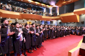 بالصور| تحت رعاية وزير التعليم العالي...الكلية العصرية الجامعية في رام الله تخرَّج فوجاً من طلبتها