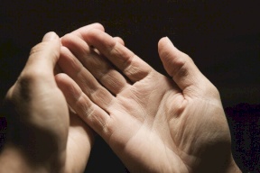 هل يوجد ارتباط بين أطوال أصابع اليد وشدة مرض "كوفيد-19"؟