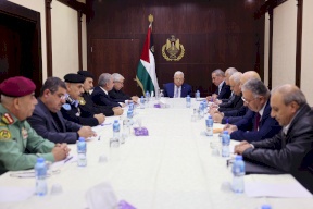 ما الذي بحثه الرئيس عباس مع قادة الأجهزة الأمنية الليلة؟
