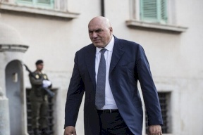 إيطاليا تعلّق تقديم المساعدات العسكرية لأوكرانيا حتى 2022