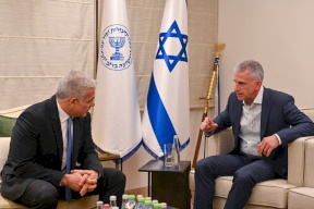 لابيد يبحث مع رئيس الشاباك التحديات التي تواجه إسرائيل