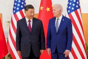 لبث الدفء في العلاقات.. واشنطن ترسل وفدا رفيع المستوى إلى الصين