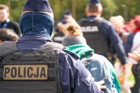 قائد الشرطة البولندية يتلقى طردا أوكرانياً ملغوما 