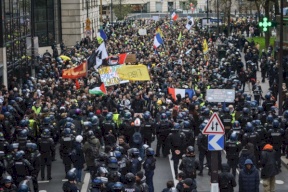 مظاهرات السترات الصفراء تعود إلى شوارع باريس