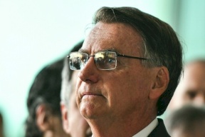سيناتور برازيلي يطالب واشنطن تسليم بولسونارو خلال 72 ساعة