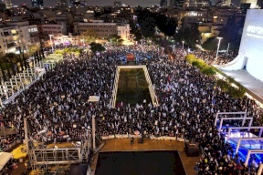فيديو- الآلاف المتطرفين يتظاهرون في تل أبيب ويغلقون شوارع رئيسية