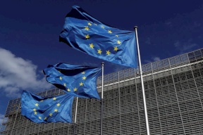 الاتحاد الأوروبي يمدد العقوبات ضد روسيا حتى فبراير 2024