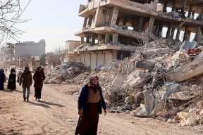 مدير منظمة الصحة العالمية يصل مطار حلب برفقة أطنان من الإمدادت الطبية