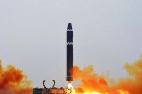 كوريا الشمالية تعلن اختبارها صاروخا عابرا للقارات