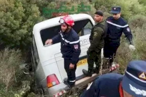 الجزائر: مصرع 10 أشخاص و25 جريحاً بسقوط حافلة