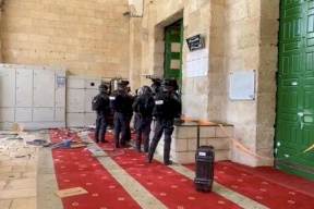 شرطة الاحتلال تقتحم المصلى القبلي في المسجد الأقصى