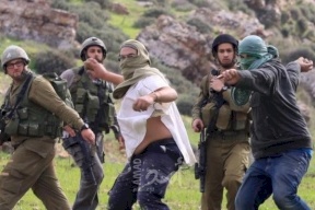 إصابة مواطن برضوض بفعل اعتداء قوات الاحتلال والمستوطنين عليه شرق بيت لحم
