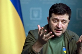 أوكرانيا تحتجز امرأة بتهمة التآمر لمهاجمة زيلينسكي