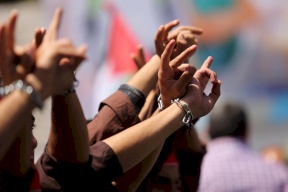 "القوى" تدعو للمشاركة الواسعة في فعاليات يوم الأسير الفلسطيني