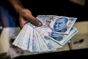 تباطؤ التضخم في تركيا في آذار إلى 50%
