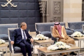 وزير الخارجية السوري يصل إلى السعودية في أول زيارة منذ بدء النزاع