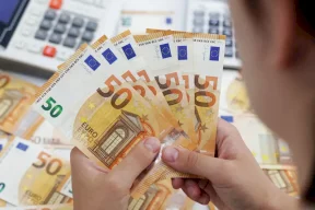 اليورو يرتفع أمام الدولار مسجلا أعلى مستوى في عام
