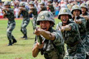 خبير قانون عسكري: مؤشرات على رفع مستوى التأهب القتالي للجيش الصيني