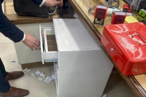 الشرطة: سطو مسلح على بنك في الخليل (صور)