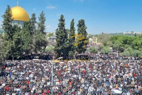 45 ألفا يؤدون صلاة الجمعة في المسجد الأقصى