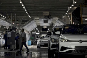 السيارات الكهربائية الصينية تهدد عرش "فولكس واجن"
