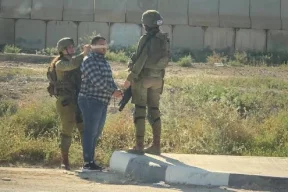 الاحتلال يعتقل 12 مواطنا من الضفة الغربية