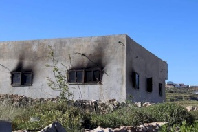 مستوطنون يحرقون منزلاً بين قريتي قصرة وجالود جنوب نابلس