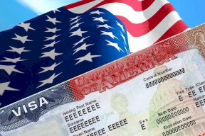 في خطوة مفاجئة- أمريكا ترفع مدة صلاحية التأشيرة لحاملي جواز السفر الفلسطيني