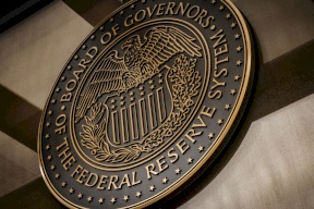 الفيدرالي الأمريكي يتجه الى تعليق رفع معدل الفائدة الرئيسي