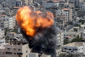 طائرات الاحتلال تقصف موقعين في قطاع غزة (فيديو)