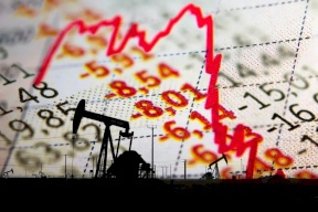 أسعار النفط تتراجع وسط خلافات بشأن سقف الدين الأميركي