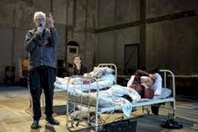 دار "كوميدي دو جنيف" ألغت مسرحية للمخرج البولندي كريستيان لوبا
