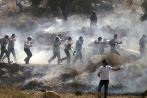 محدث|| إصابات خلال قمع الاحتلال مسيرات بالضفة الغربية