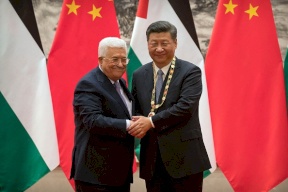 الرئيس عباس يجتمع مع نظيره الصيني.. ماذا بحثا؟