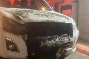 مستوطنون يحرقون 4 مركبات في أبو غوش غرب القدس